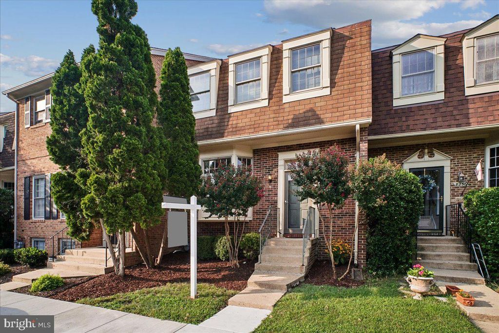 8258 CEDAR LANDING CT, Alexandria, VA 22306