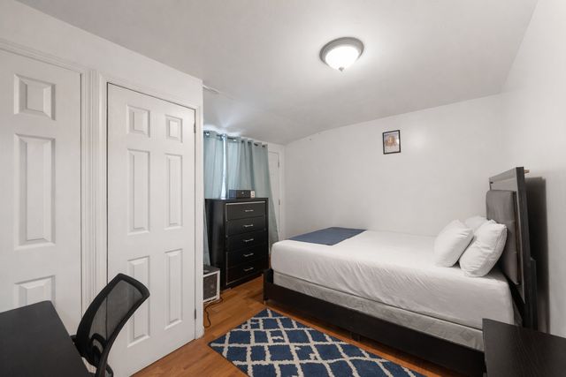 10649 97th St, New York City, NY 11417