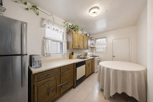 10649 97th St, New York City, NY 11417