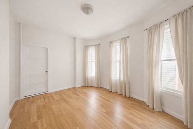 10649 97th St, New York City, NY 11417