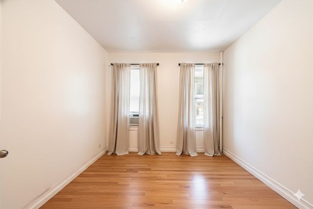 10649 97th St, New York City, NY 11417