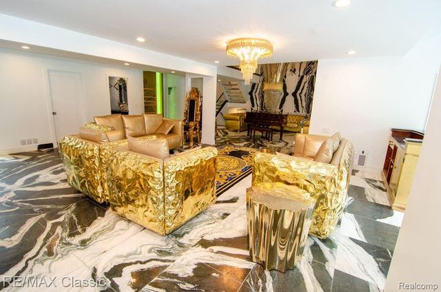 3865 Stonecrest Road, West Bloomfield, MI 48322