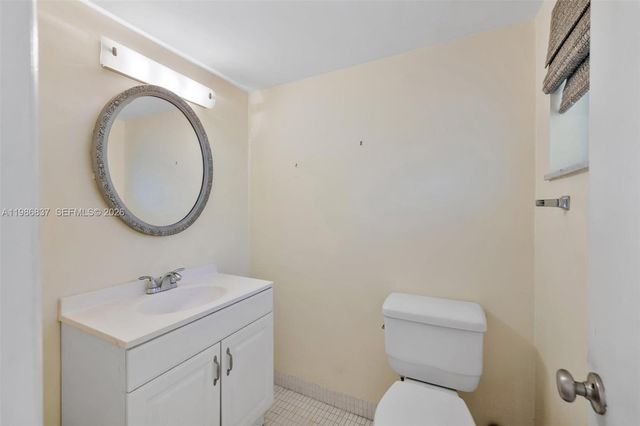 871 NE 195th St 202, Miami, FL 33179