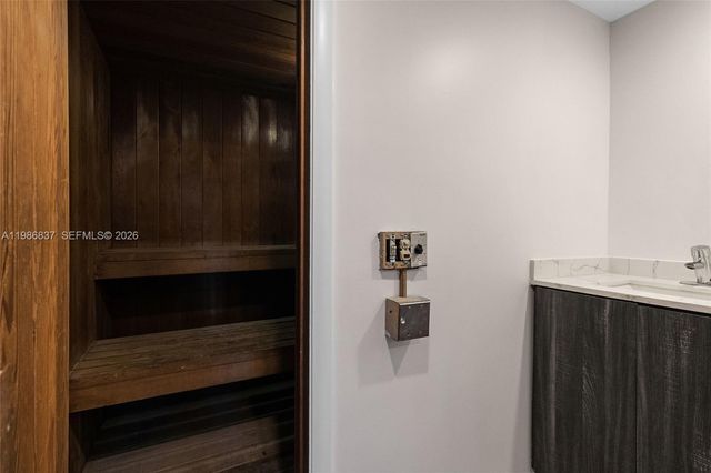 871 NE 195th St 202, Miami, FL 33179