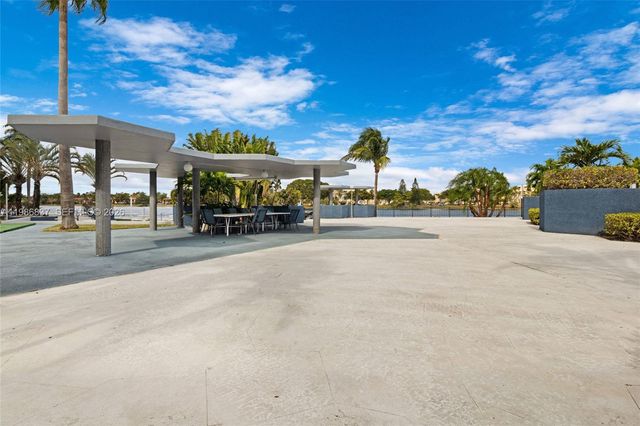 871 NE 195th St 202, Miami, FL 33179