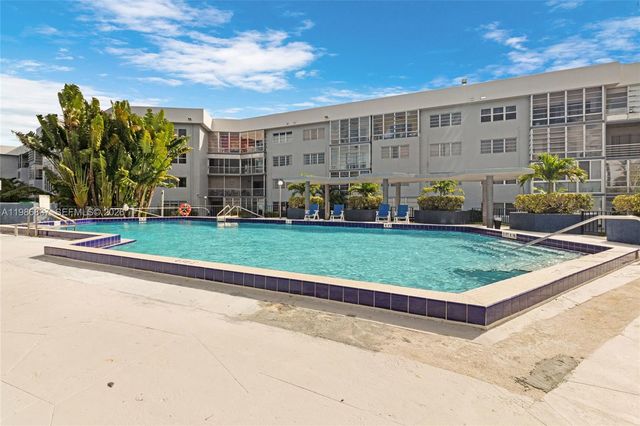 871 NE 195th St 202, Miami, FL 33179