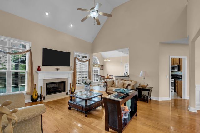 613 Regent Park Dr, Mount Juliet, TN 37122