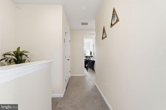 876 STILL WATERS LN, Pennsburg, PA 18073