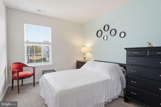 876 STILL WATERS LN, Pennsburg, PA 18073