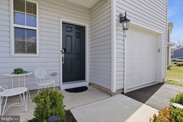 876 STILL WATERS LN, Pennsburg, PA 18073