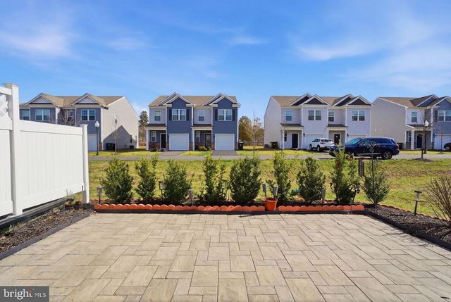 876 STILL WATERS LN, Pennsburg, PA 18073