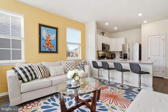 876 STILL WATERS LN, Pennsburg, PA 18073