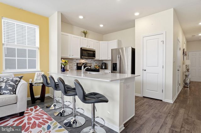 876 STILL WATERS LN, Pennsburg, PA 18073