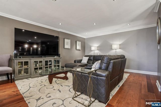 301 Beech 12E, Hackensack, NJ 07601