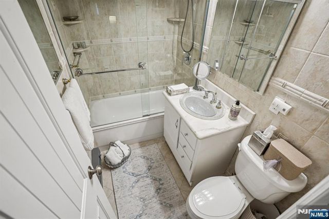 301 Beech 12E, Hackensack, NJ 07601