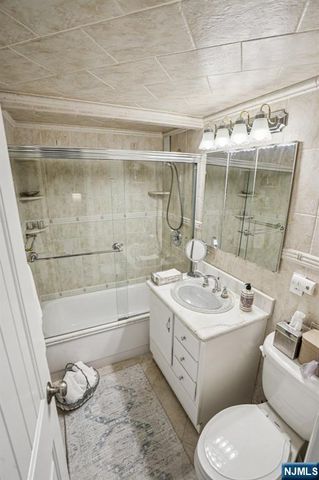 301 Beech 12E, Hackensack, NJ 07601