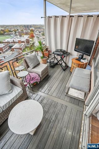 301 Beech 12E, Hackensack, NJ 07601