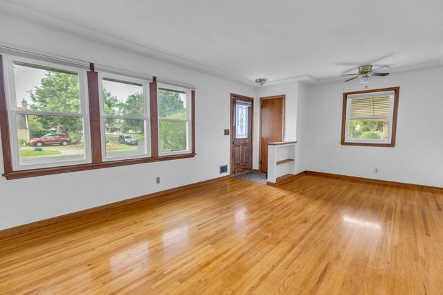 3012 62nd Avenue N, Brooklyn Center, MN 55429