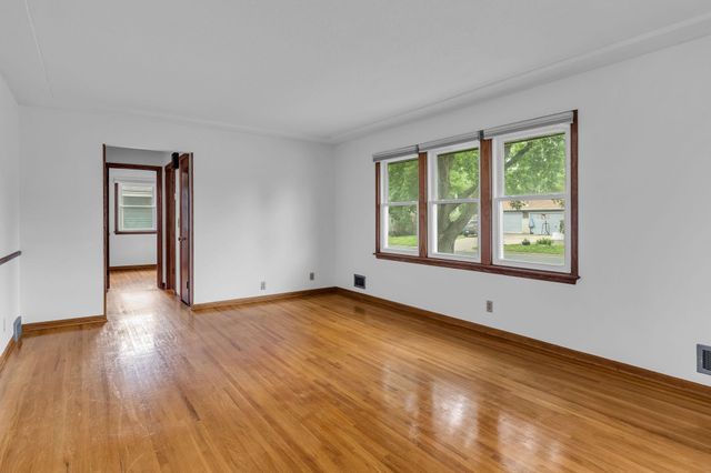 3012 62nd Avenue N, Brooklyn Center, MN 55429
