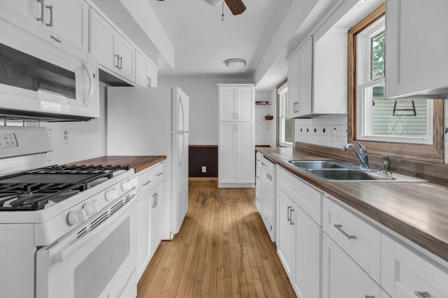 3012 62nd Avenue N, Brooklyn Center, MN 55429