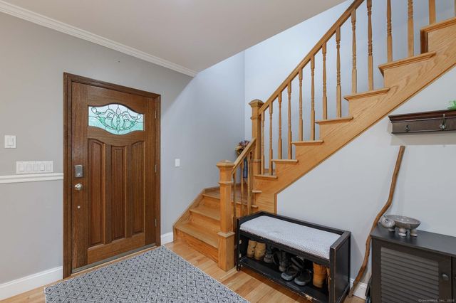 15 Flak Lane, New Fairfield, CT 06812