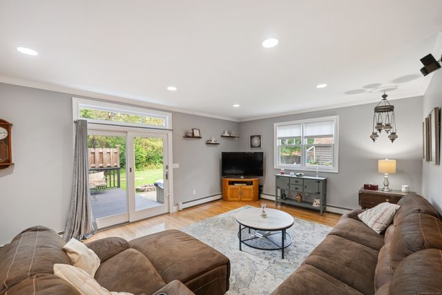 15 Flak Lane, New Fairfield, CT 06812