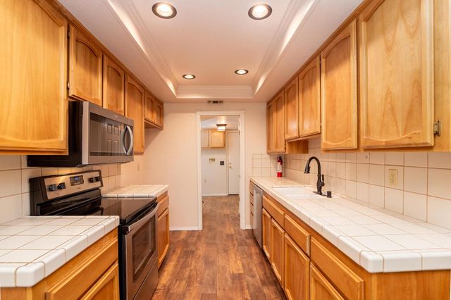 3264 Heights Dr, Cameron Park, CA 95682