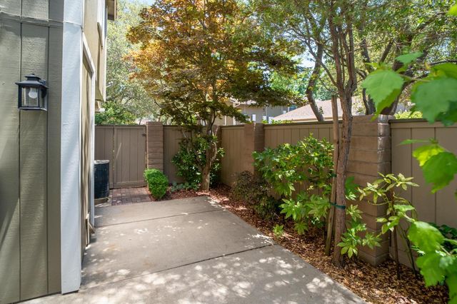 3264 Heights Dr, Cameron Park, CA 95682