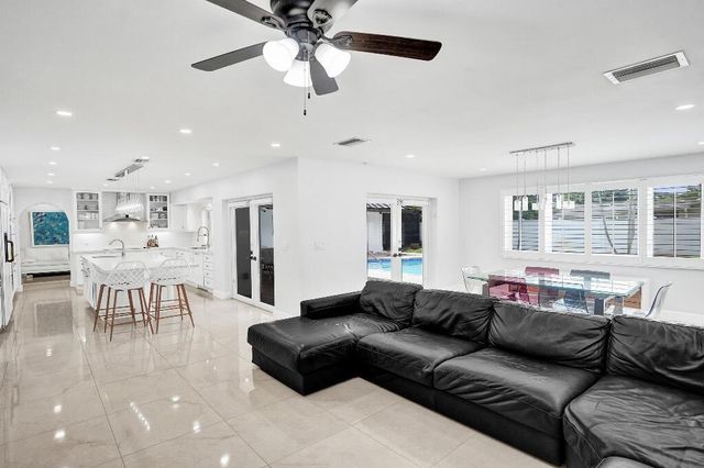 4900 N 36th Street, Hollywood, FL 33021