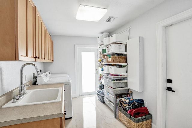 4900 N 36th Street, Hollywood, FL 33021