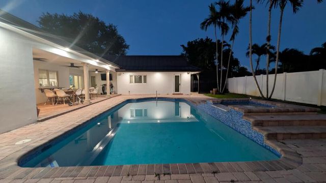 4900 N 36th Street, Hollywood, FL 33021