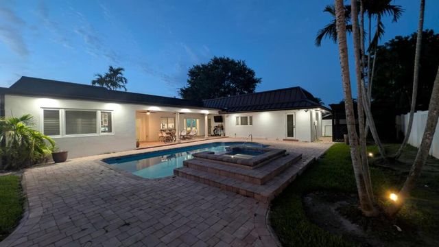 4900 N 36th Street, Hollywood, FL 33021