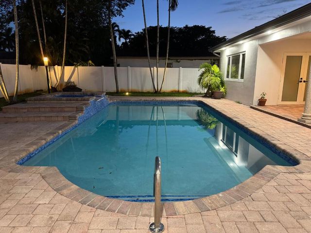 4900 N 36th Street, Hollywood, FL 33021