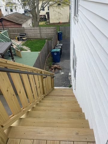 8 Lothrop Street 3, Salem, MA 01970