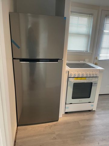 8 Lothrop Street 3, Salem, MA 01970