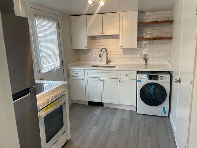 8 Lothrop Street 3, Salem, MA 01970