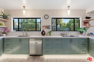 5220 Mary Ellen Avenue, Sherman Oaks, CA 91401