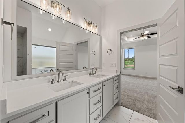 9508 Sultans Water Way, Yukon, OK 73099