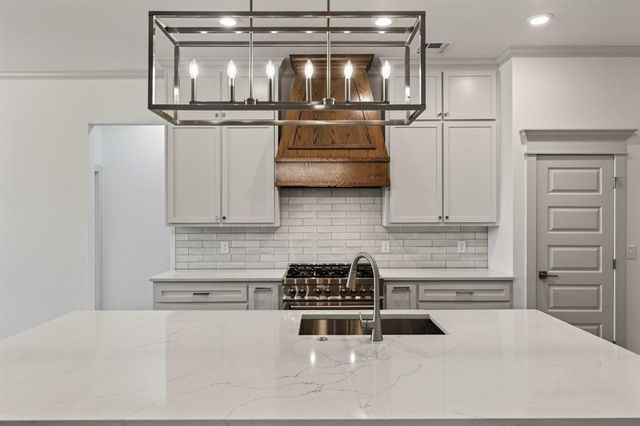 9508 Sultans Water Way, Yukon, OK 73099