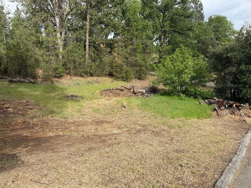 Image 17 of property listing at 65 Harris Road, Mariposa, CA 95338