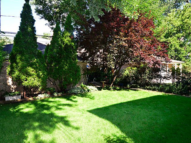 6700 N Fairfield Avenue, Chicago, IL 60645