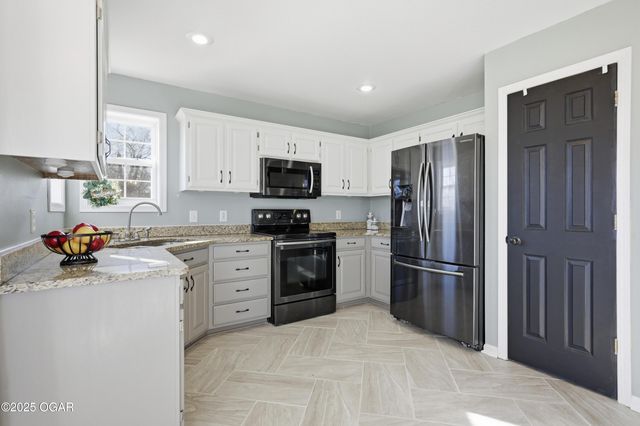 1328 Sunrise Drive, Carthage, MO 64836