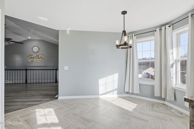 1328 Sunrise Drive, Carthage, MO 64836