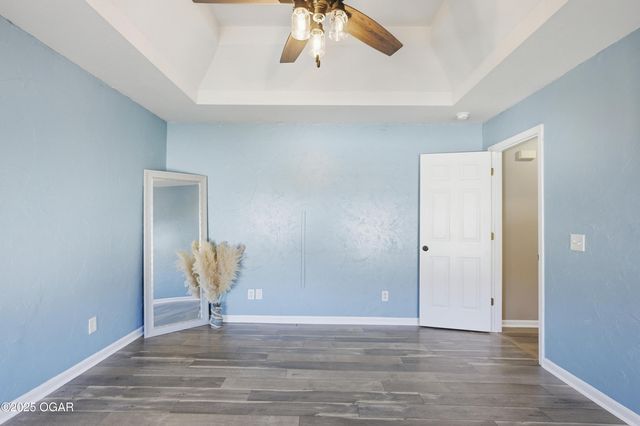 1328 Sunrise Drive, Carthage, MO 64836