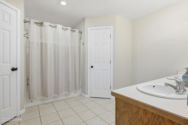 1328 Sunrise Drive, Carthage, MO 64836