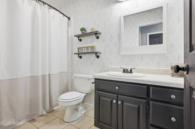 1328 Sunrise Drive, Carthage, MO 64836