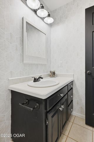 1328 Sunrise Drive, Carthage, MO 64836