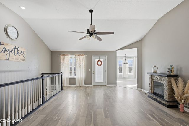 1328 Sunrise Drive, Carthage, MO 64836