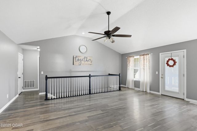 1328 Sunrise Drive, Carthage, MO 64836