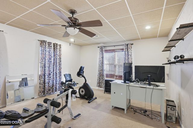 1328 Sunrise Drive, Carthage, MO 64836